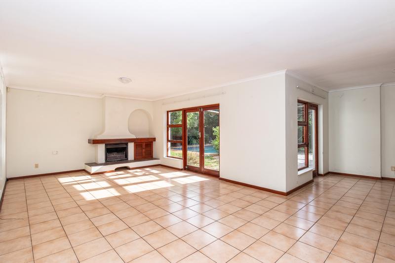 4 Bedroom Property for Sale in Constantia Western Cape